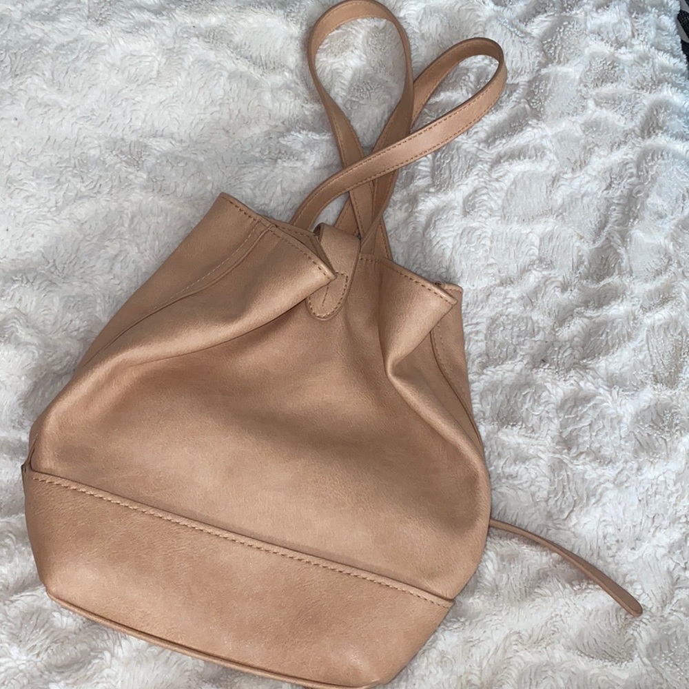 Universal Thread Back Pack - image 1